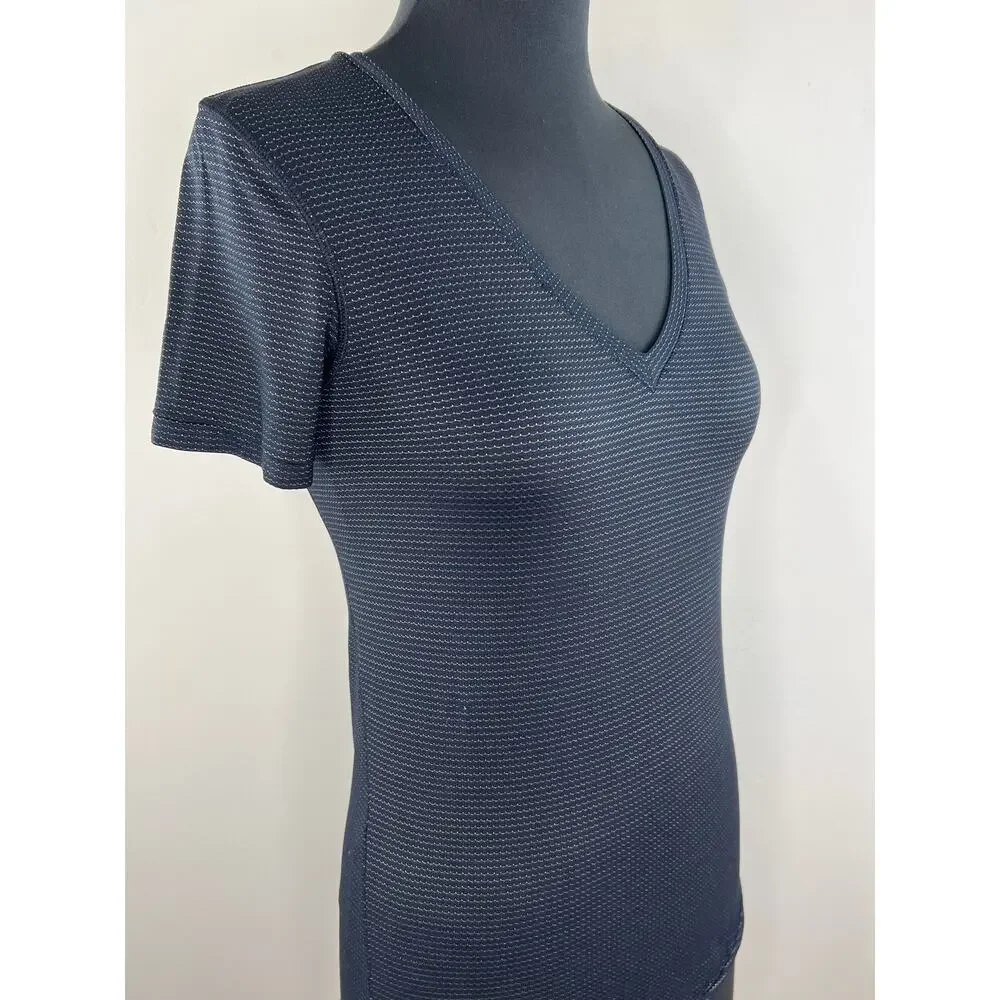 Lululemon Black Striped V-Neck Short Sleeve Slim Fit Active Top Shirt Size 2/4